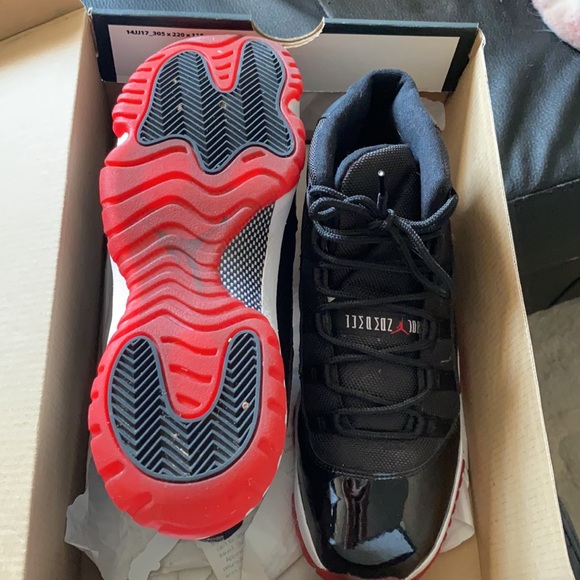 AIR JORDAN 11 RETRO 'BRED - Picture 2 of 3